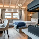 Aktiv- & Wellnesshotel Bergfried 5* Tux