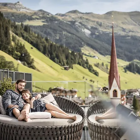 Aktiv- & Wellnesshotel Bergfried 酒店 图克斯