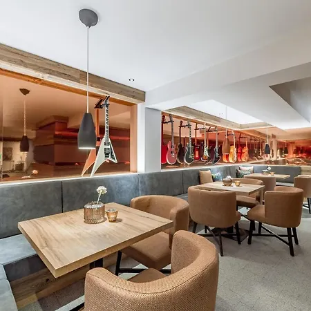 酒店 Aktiv- & Wellnesshotel Bergfried 5*