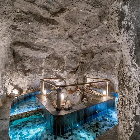 Aktiv- & Wellnesshotel Bergfried 5* 图克斯