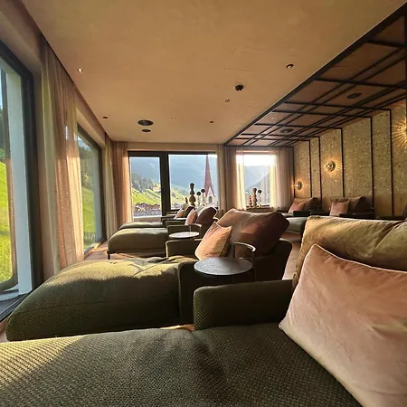 Aktiv- & Wellnesshotel Bergfried 5* 图克斯