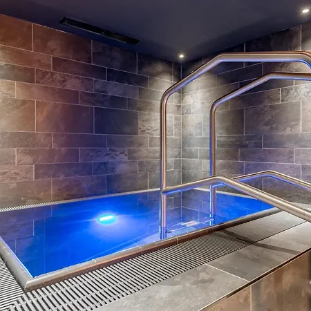 Aktiv- & Wellnesshotel Bergfried 5* 图克斯