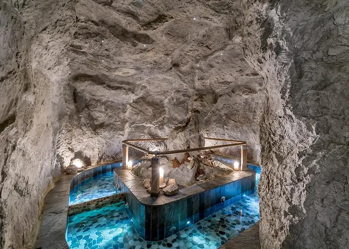 Aktiv- & Wellnesshotel Bergfried 5* Tux