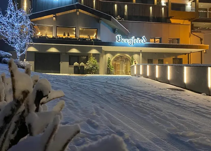 Aktiv- & Wellnesshotel Bergfried Szálloda 5*