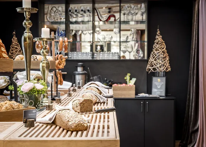 Aktiv- & Wellnesshotel Bergfried Tux