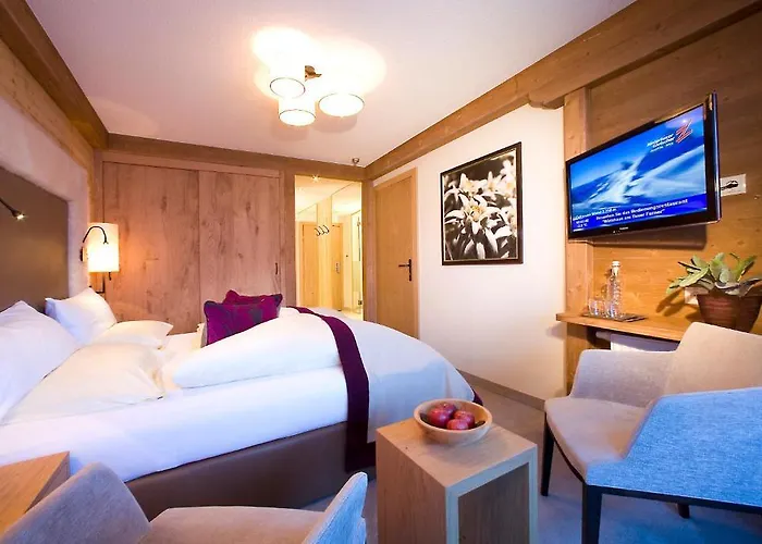 Aktiv- & Wellnesshotel Bergfried Hotel Tux