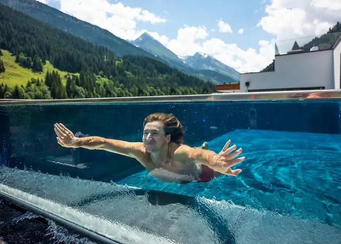 Aktiv- & Wellnesshotel Bergfried 5*