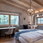 Hotel Aktiv-&wellnesshotel Bergfried Tux