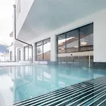 Hotel Aktiv-&wellnesshotel Bergfried Tux