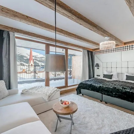 Aktiv- & Wellnesshotel Bergfried Tux