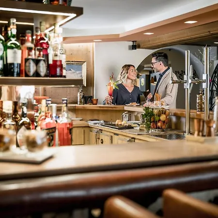 Aktiv- & Wellnesshotel Bergfried Tux