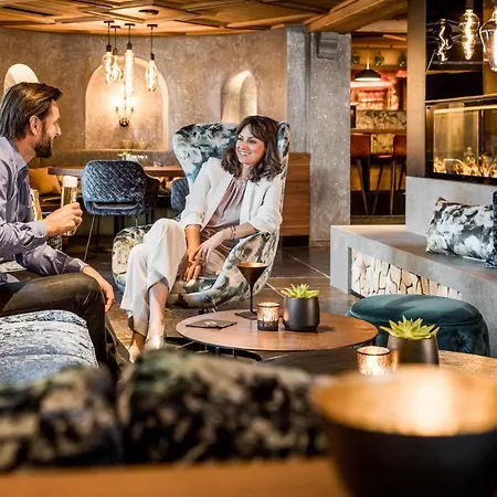 Aktiv- & Wellnesshotel Bergfried Отель 5*