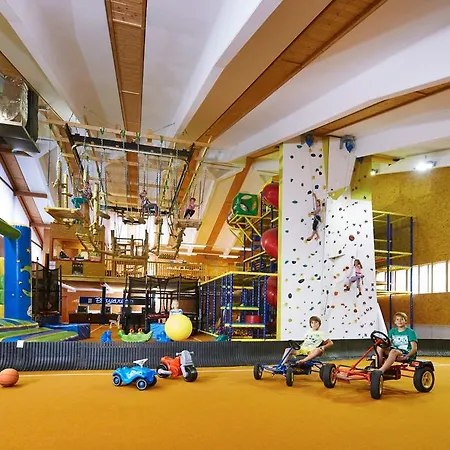 Aktiv- & Wellnesshotel Bergfried 5*