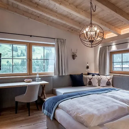 호텔 Aktiv- & Wellnesshotel Bergfried 턱스