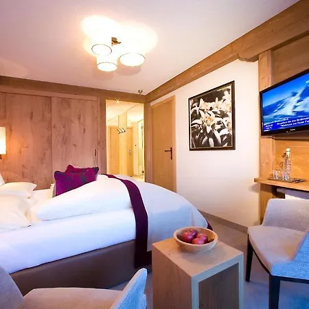 Aktiv- & Wellnesshotel Bergfried 호텔 턱스