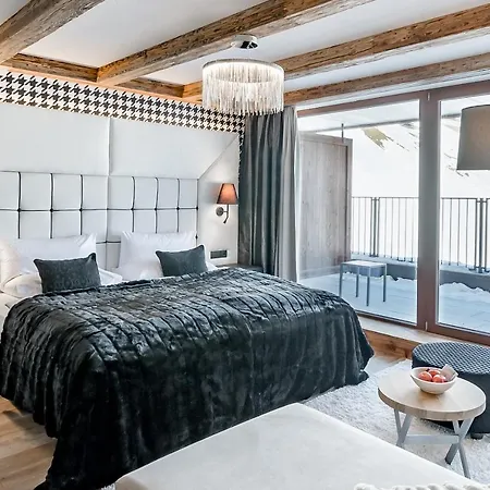 Aktiv- & Wellnesshotel Bergfried Отель Тукс