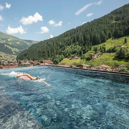 Aktiv- & Wellnesshotel Bergfried Отель 5*