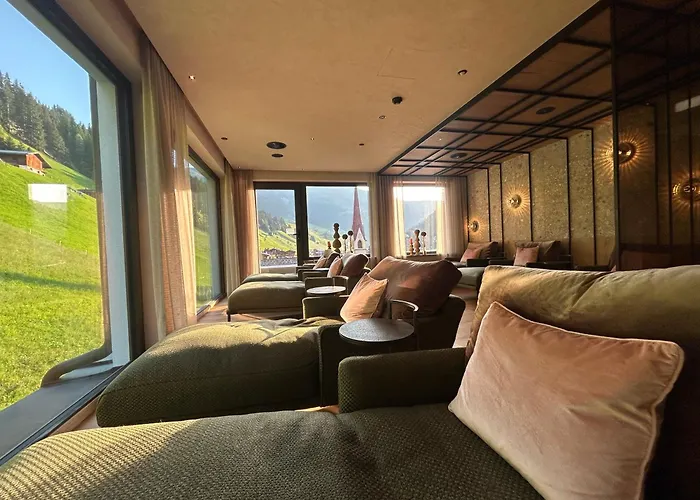 Aktiv-&wellnesshotel Bergfried 5* Tux