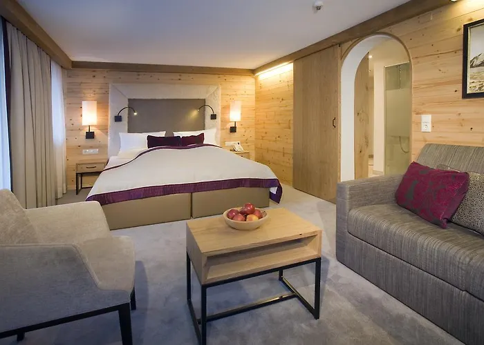 Aktiv-&wellnesshotel Bergfried Tux