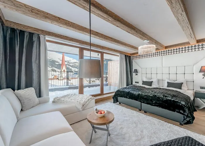 Aktiv-&wellnesshotel Bergfried Tux