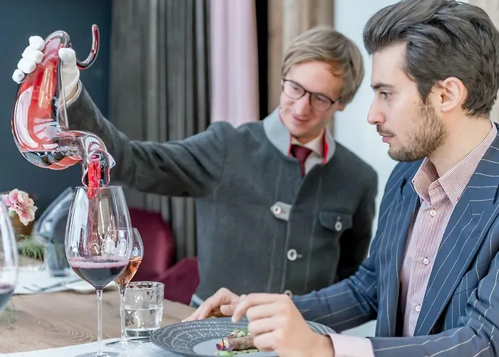 Aktiv-&wellnesshotel Bergfried Tux