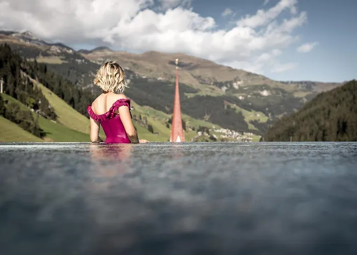 Hotel Aktiv-&wellnesshotel Bergfried Tux